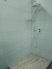 Lots de 8 dalles murales grises en PVC
