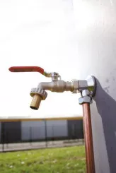 Robinet d'arrosage orientable à sphère avec raccord au nez 15/21 - 20/27